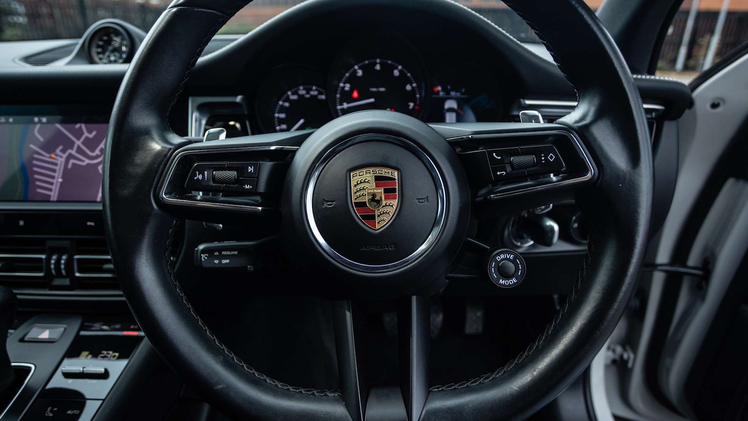 Used Porsche Macan 2021 for sale - 76774133: Photo 17