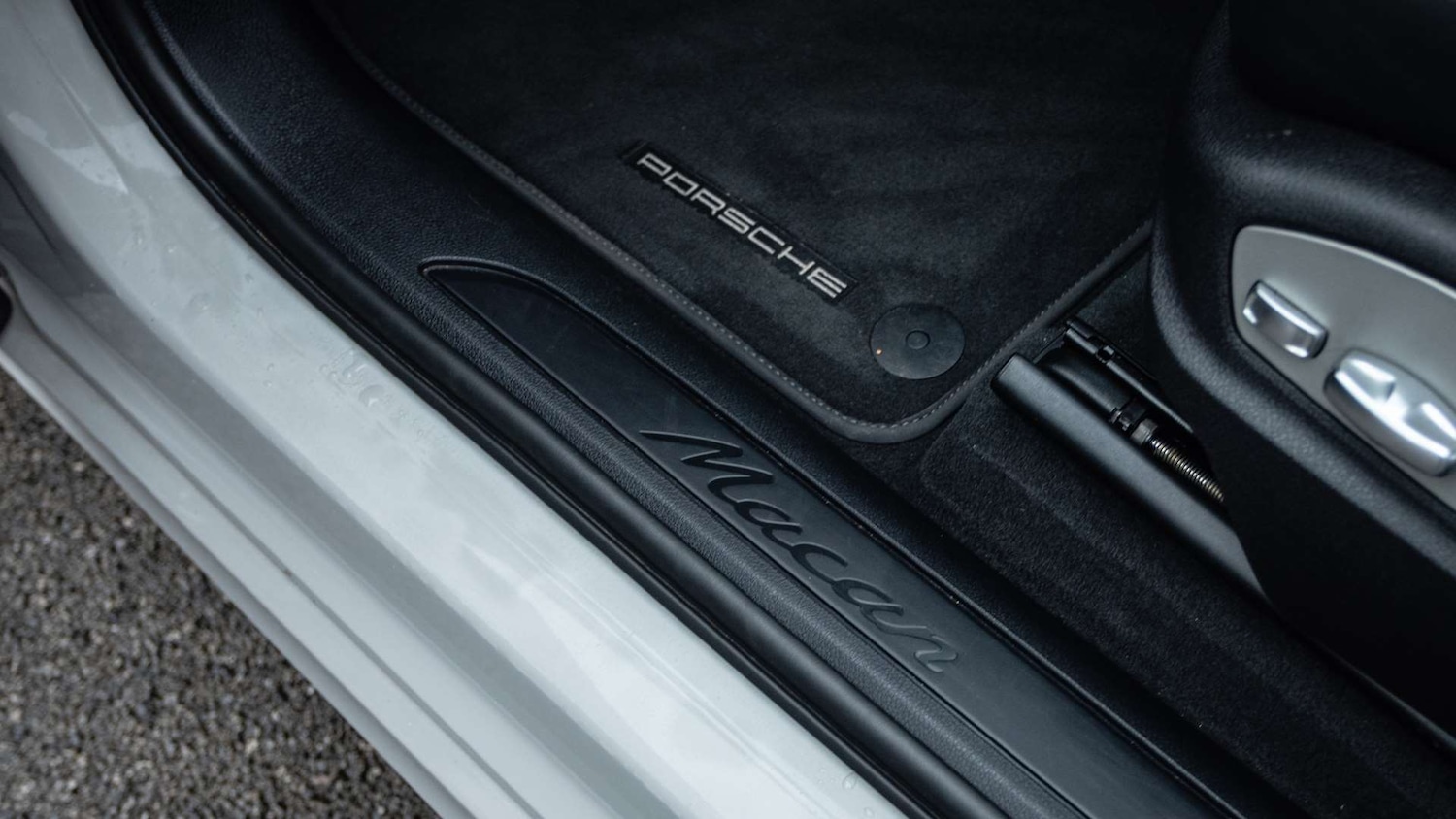 Used Porsche Macan 2021 for sale - 76774133: Photo 35