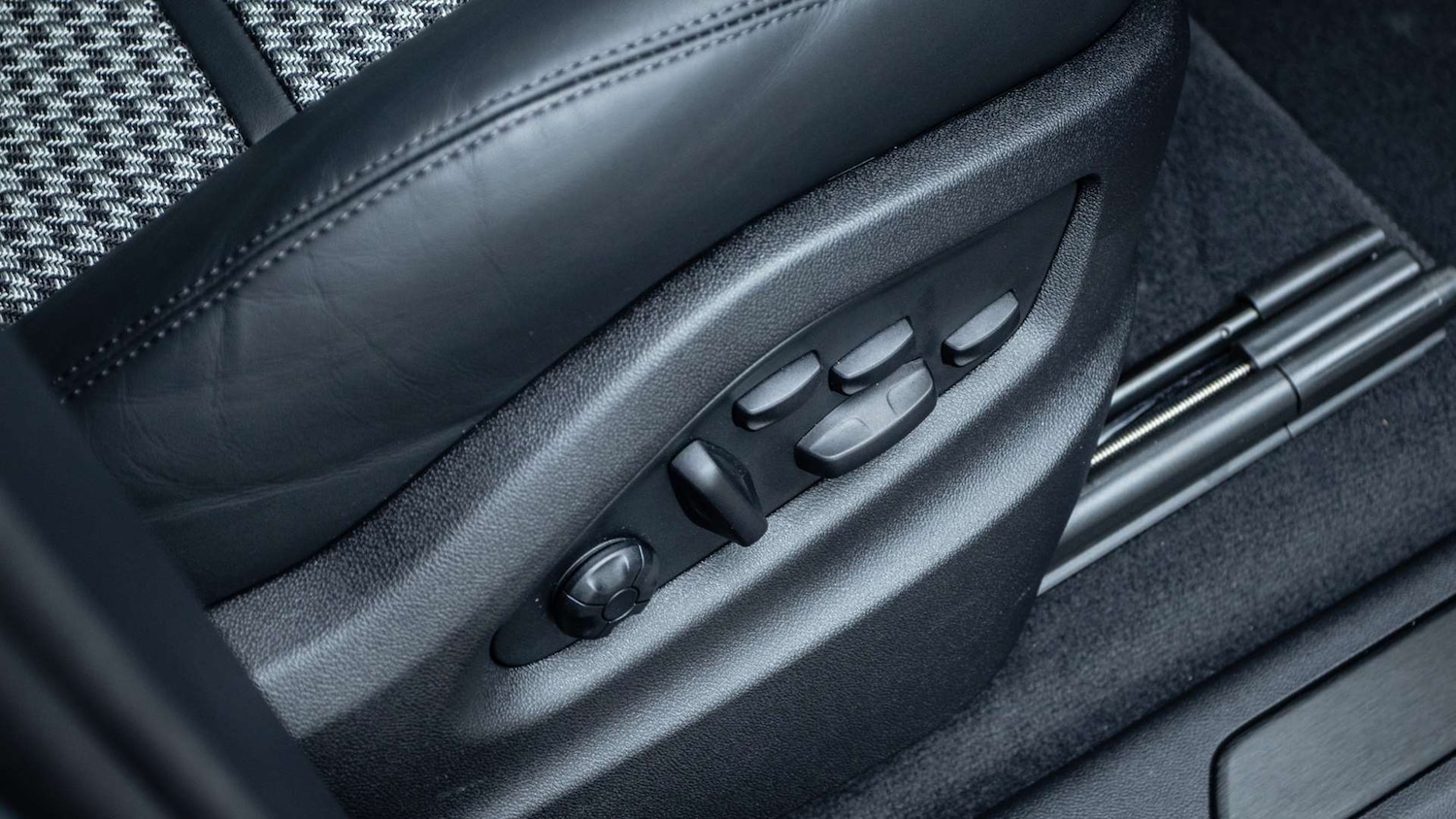 Used Porsche Cayenne 2025 for sale - 76362525: Photo 30