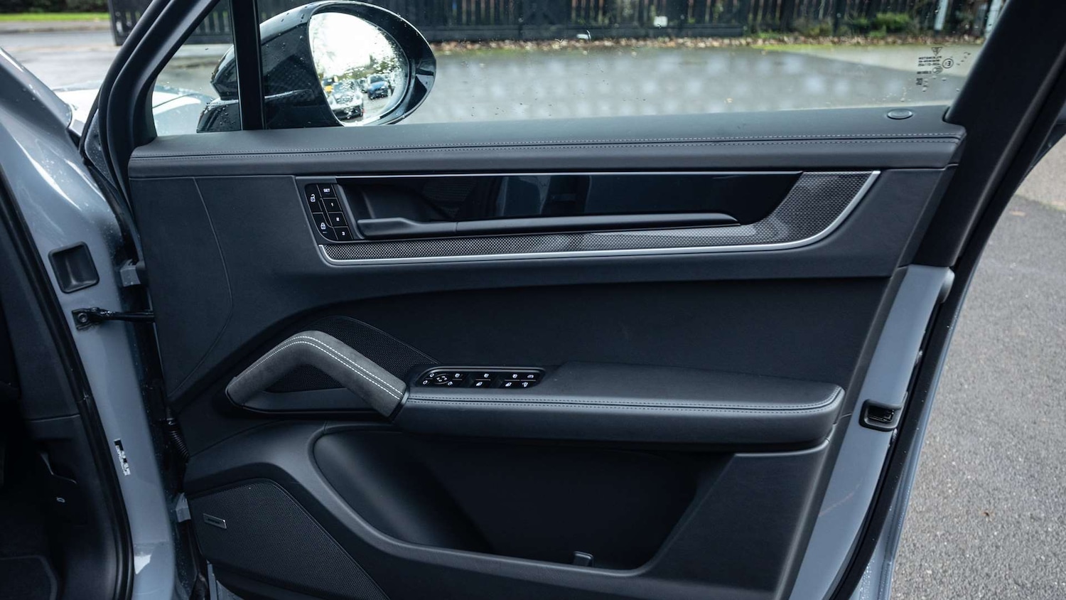 Used Porsche Cayenne 2025 for sale - 76362525: Photo 34