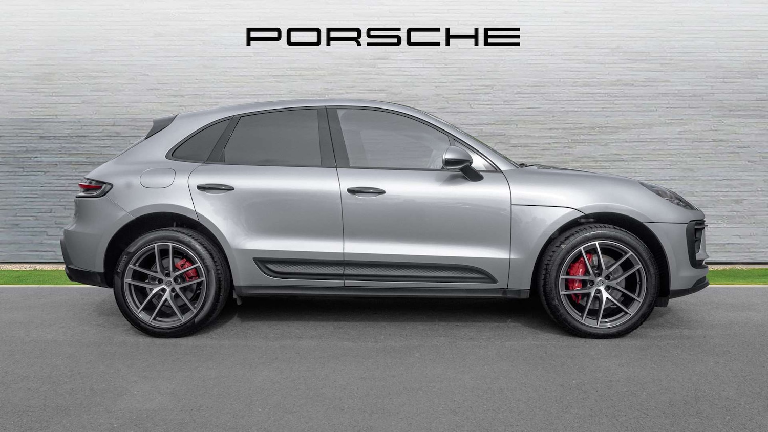 Used Porsche Macan 2022 for sale - 76063259: Photo 2