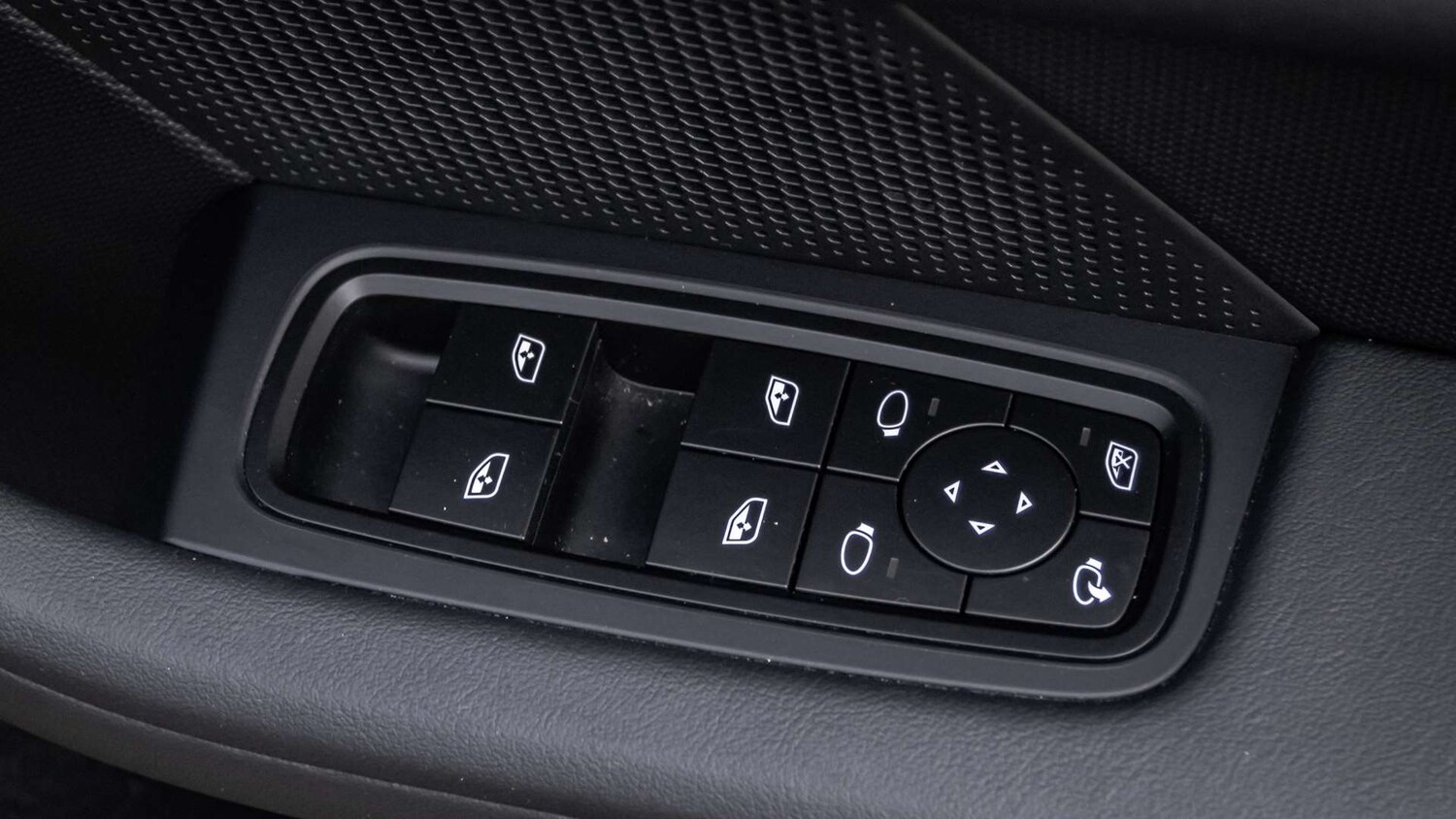 Used Porsche Taycan 2022 for sale - 77257400: Photo 27