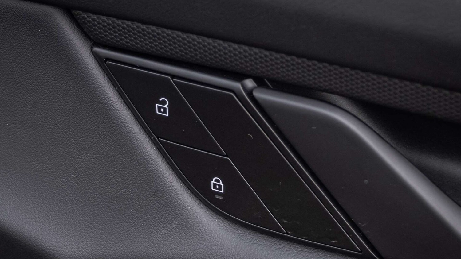 Used Porsche Taycan 2022 for sale - 77257400: Photo 28