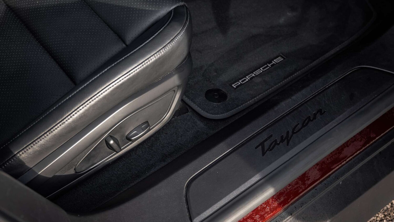 Used Porsche Taycan 2022 for sale - 77257400: Photo 29