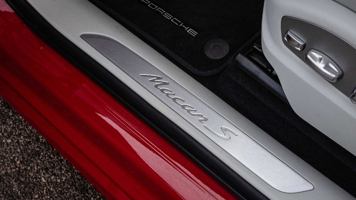 Used Porsche Macan 2023 for sale - 77032260: Photo 16