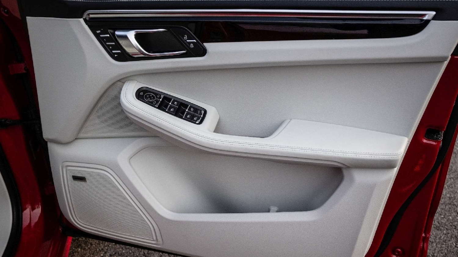 Used Porsche Macan 2023 for sale - 77032260: Photo 29