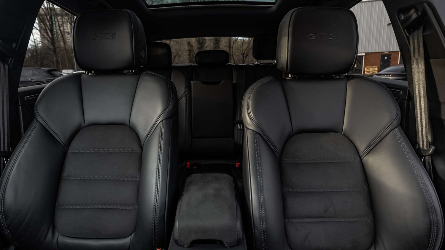 Used Porsche Macan 2025 for sale - 76967857: Photo 16