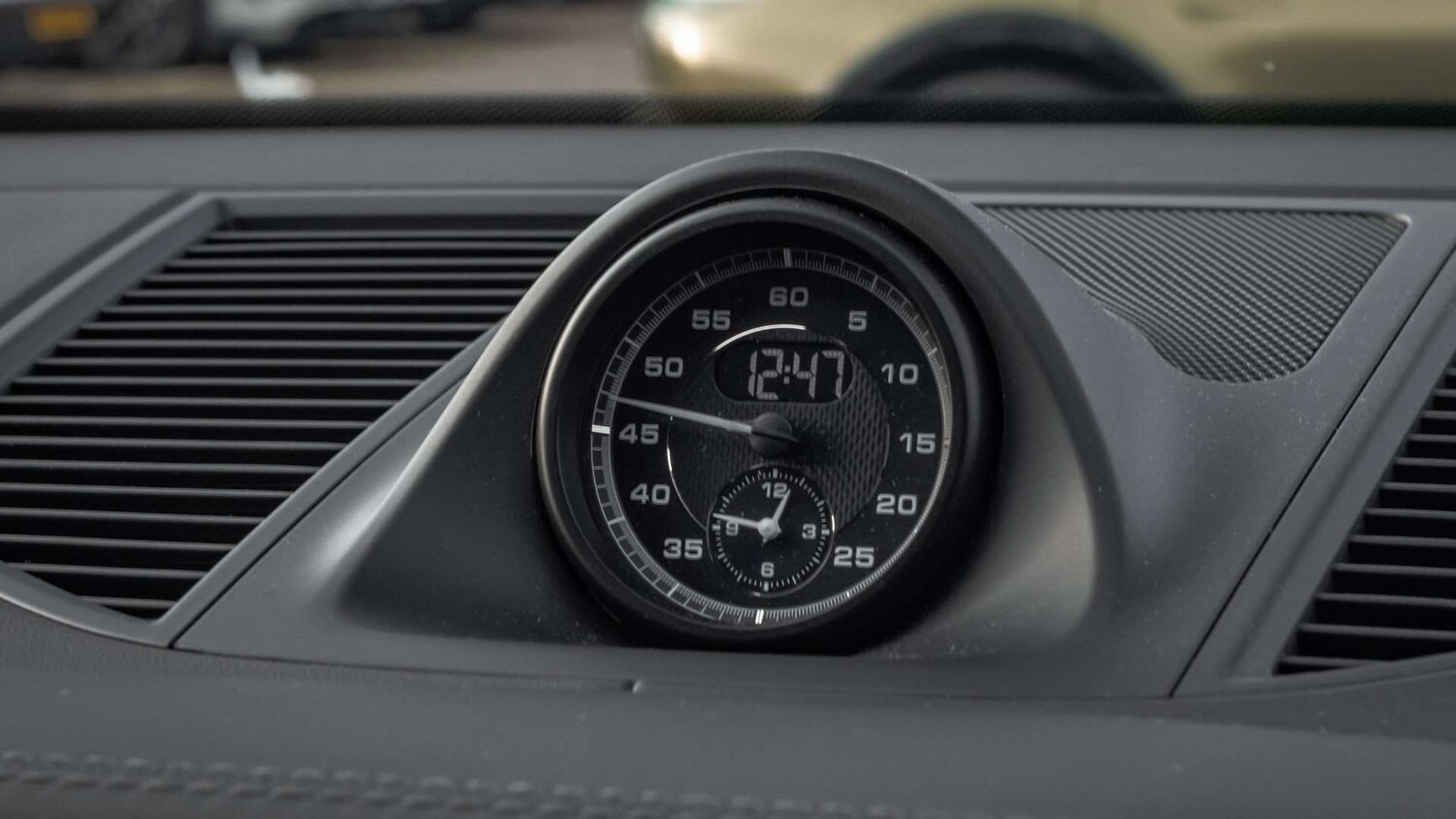 Used Porsche Macan 2025 for sale - 76967857: Photo 21