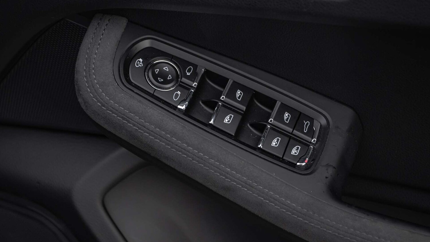 Used Porsche Macan 2025 for sale - 76967857: Photo 31