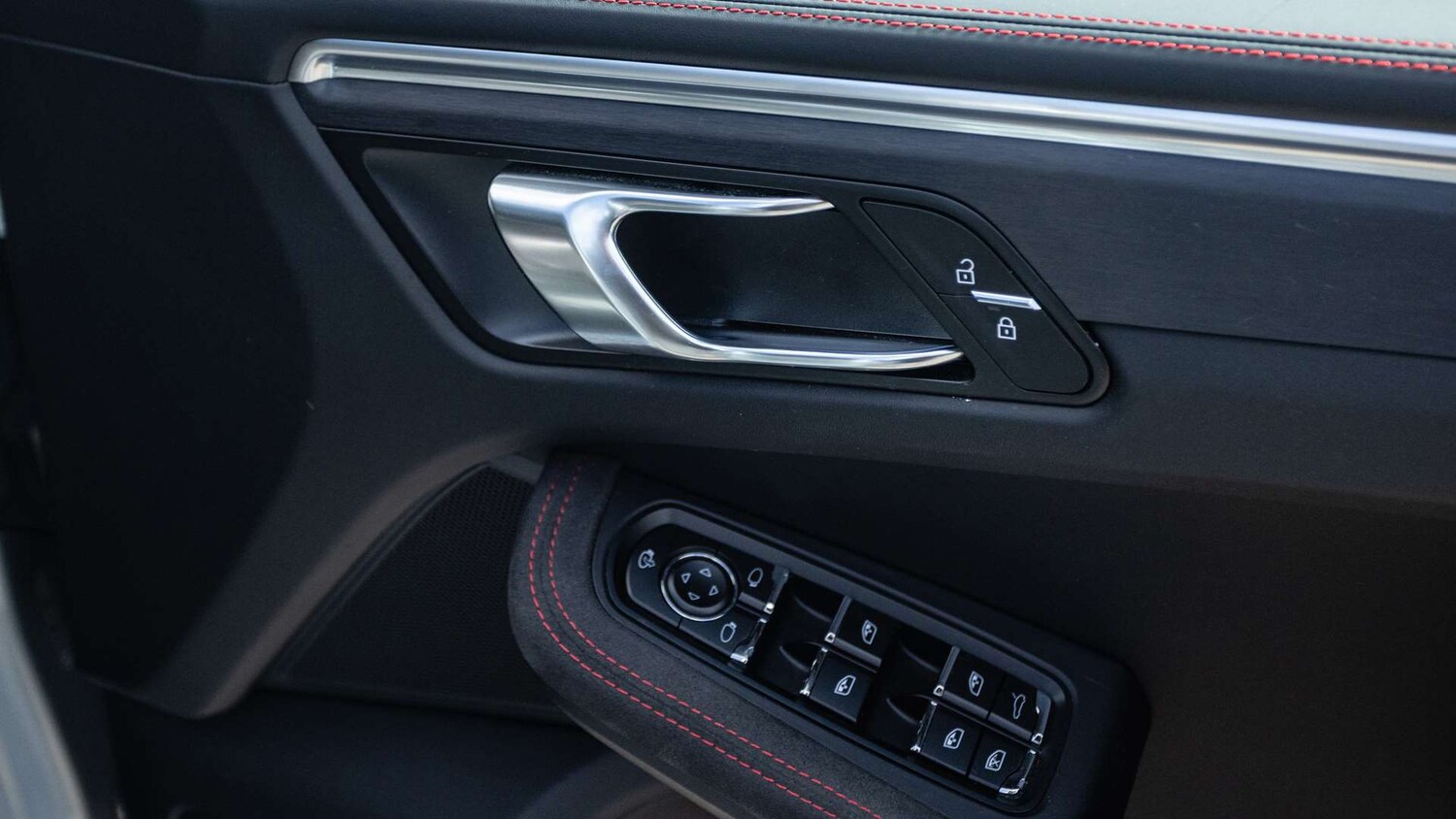 Used Porsche Macan 2023 for sale - 75772384: Photo 28