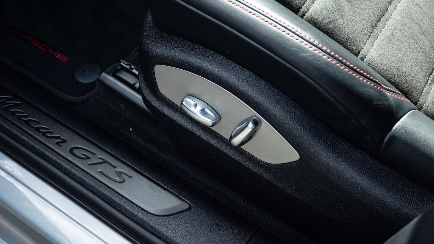 Used Porsche Macan 2023 for sale - 75772384: Photo 30