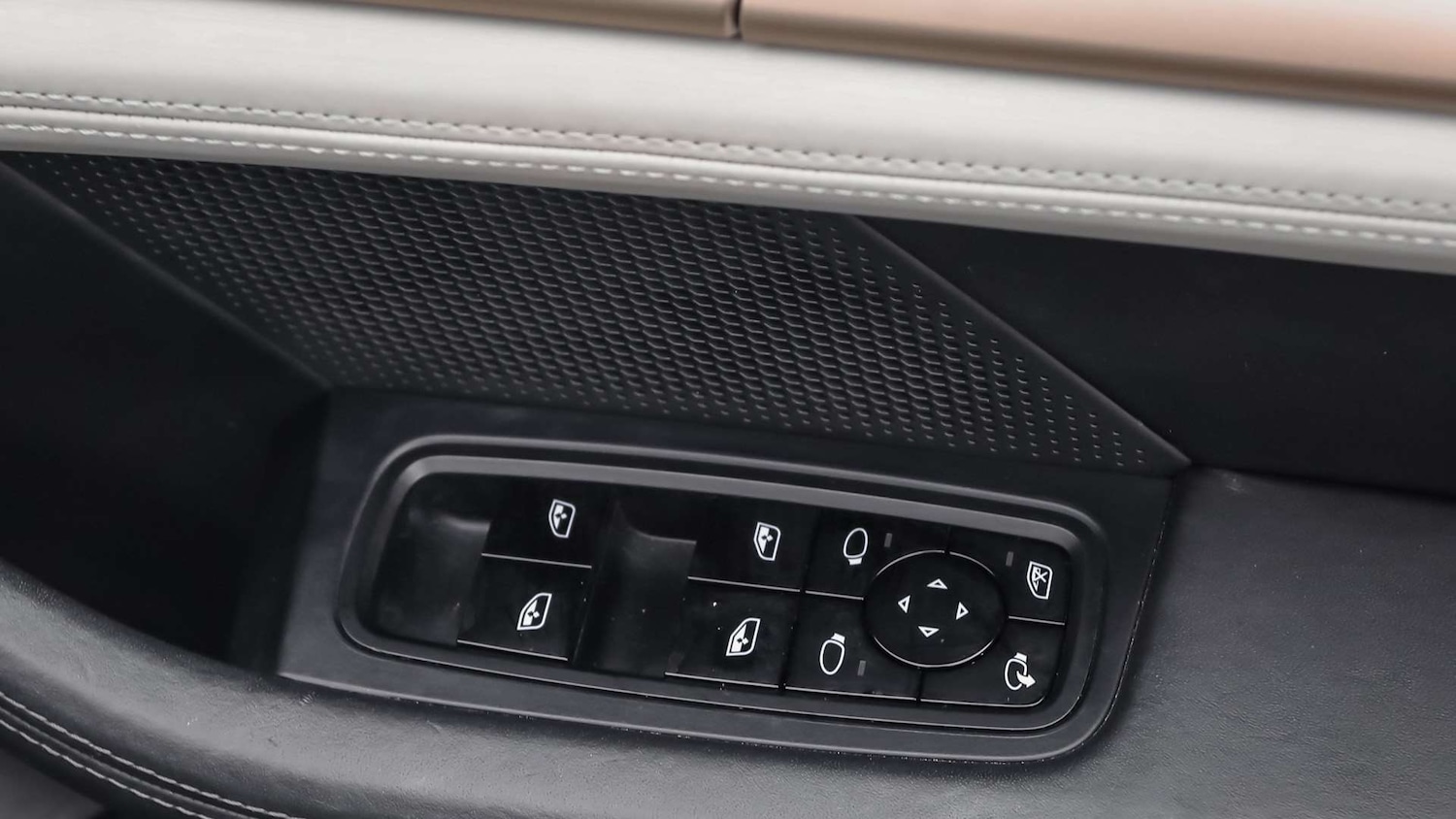 Used Porsche Taycan 2020 for sale - 77134825: Photo 30