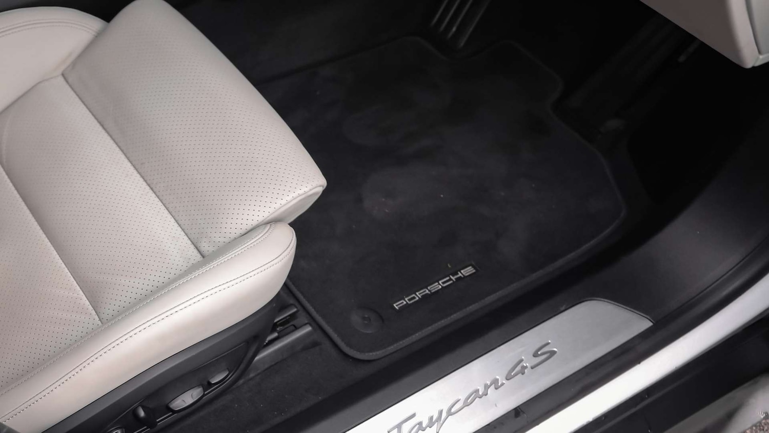 Used Porsche Taycan 2020 for sale - 77134825: Photo 33