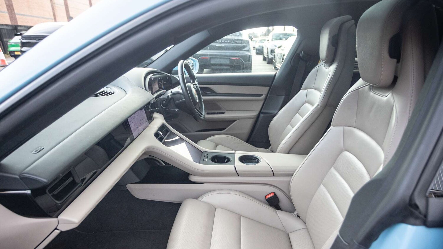 Used Porsche Taycan 2021 for sale - 77361392: Photo 12