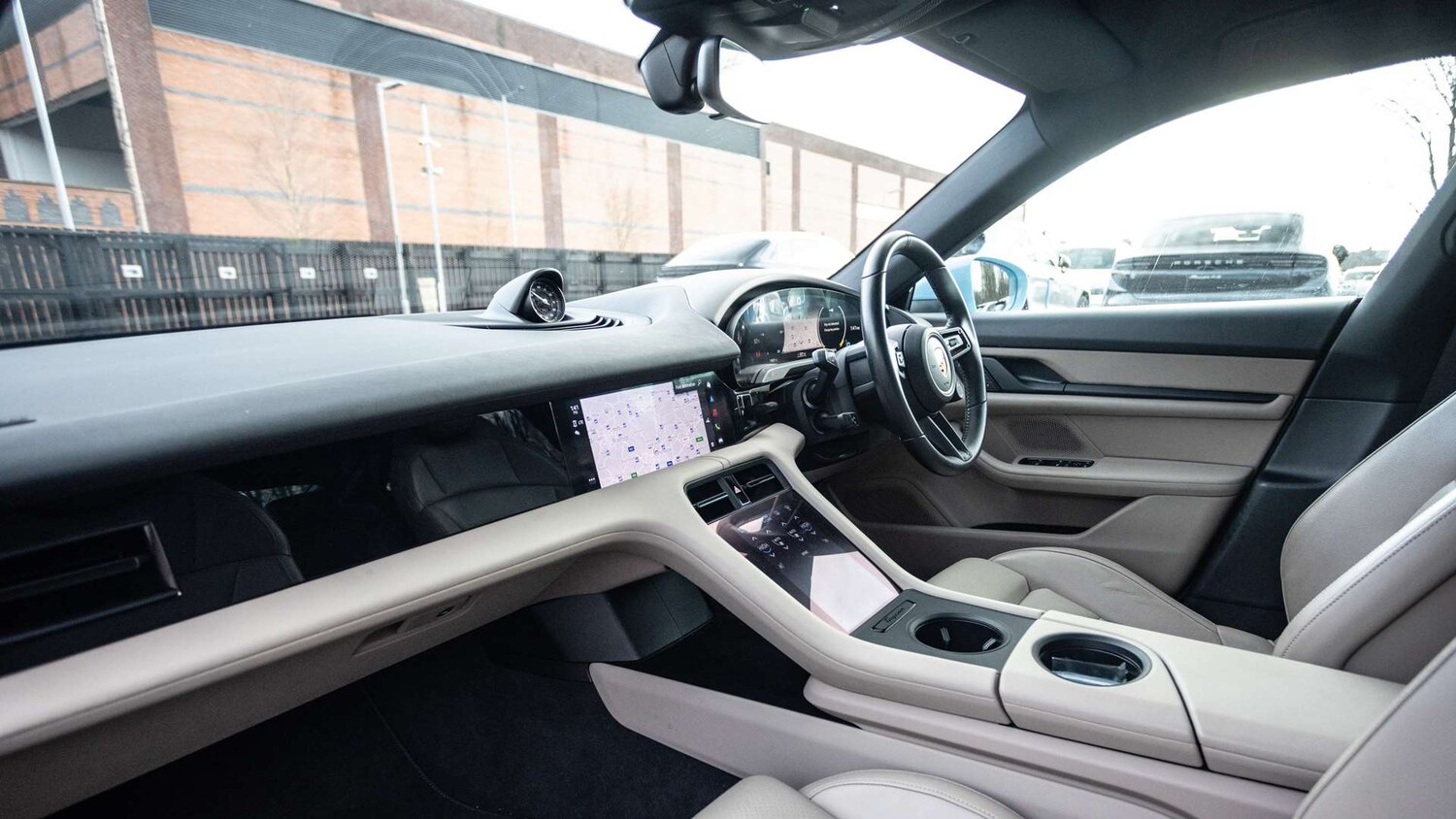 Used Porsche Taycan 2021 for sale - 77361392: Photo 13