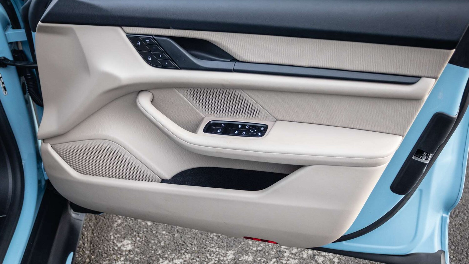 Used Porsche Taycan 2021 for sale - 77361392: Photo 29