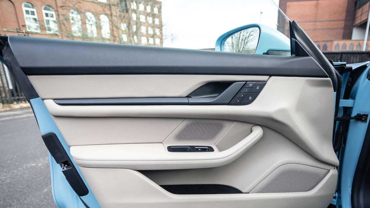 Used Porsche Taycan 2021 for sale - 77361392: Photo 32