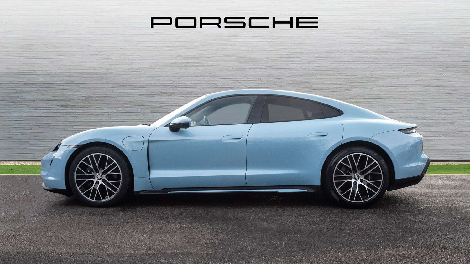 Used Porsche Taycan 2021 for sale - 77361392: Photo 6