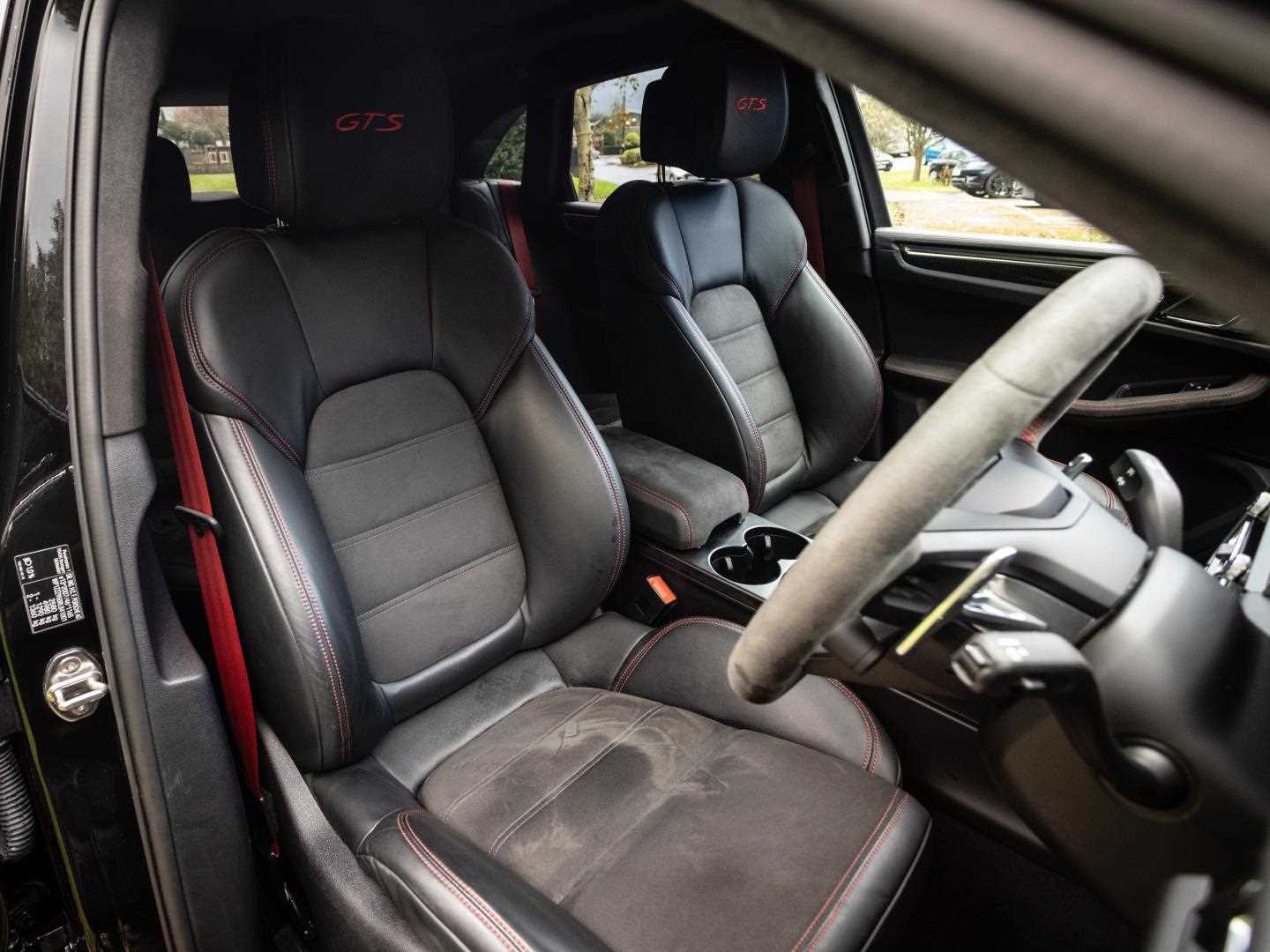 Used Porsche Macan 2023 for sale - 76125868: Photo 13
