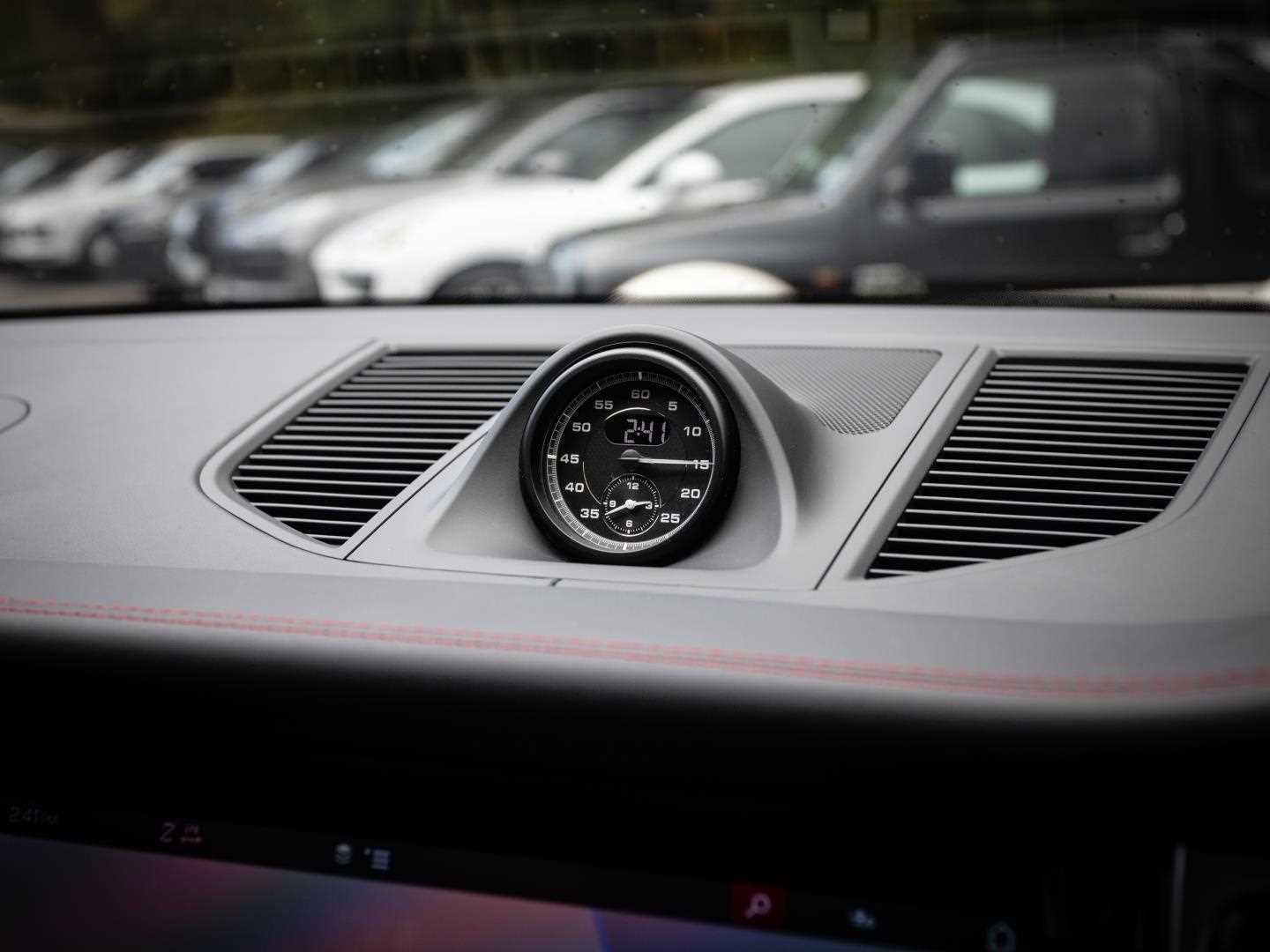 Used Porsche Macan 2023 for sale - 76125868: Photo 19
