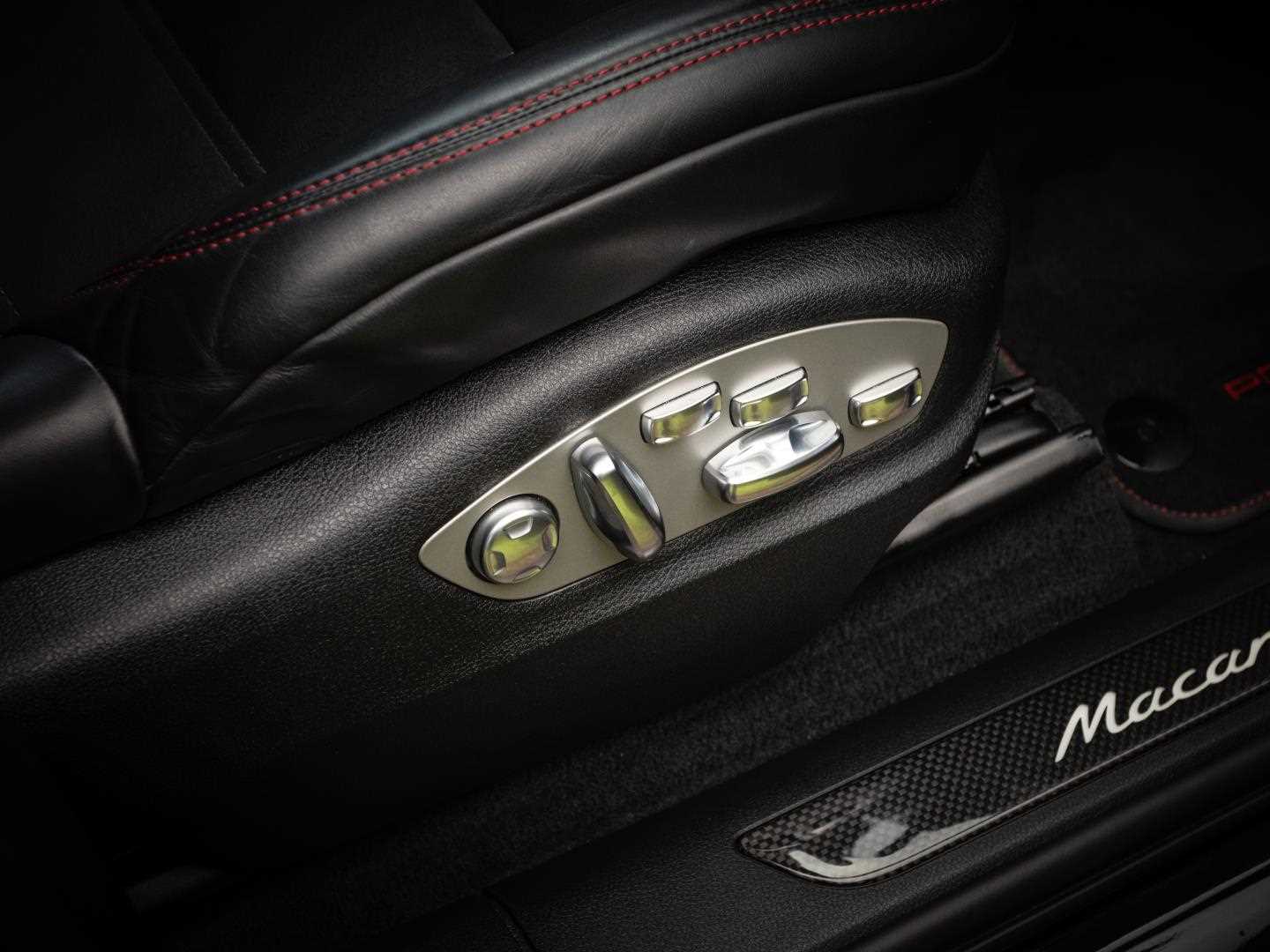 Used Porsche Macan 2023 for sale - 76125868: Photo 28