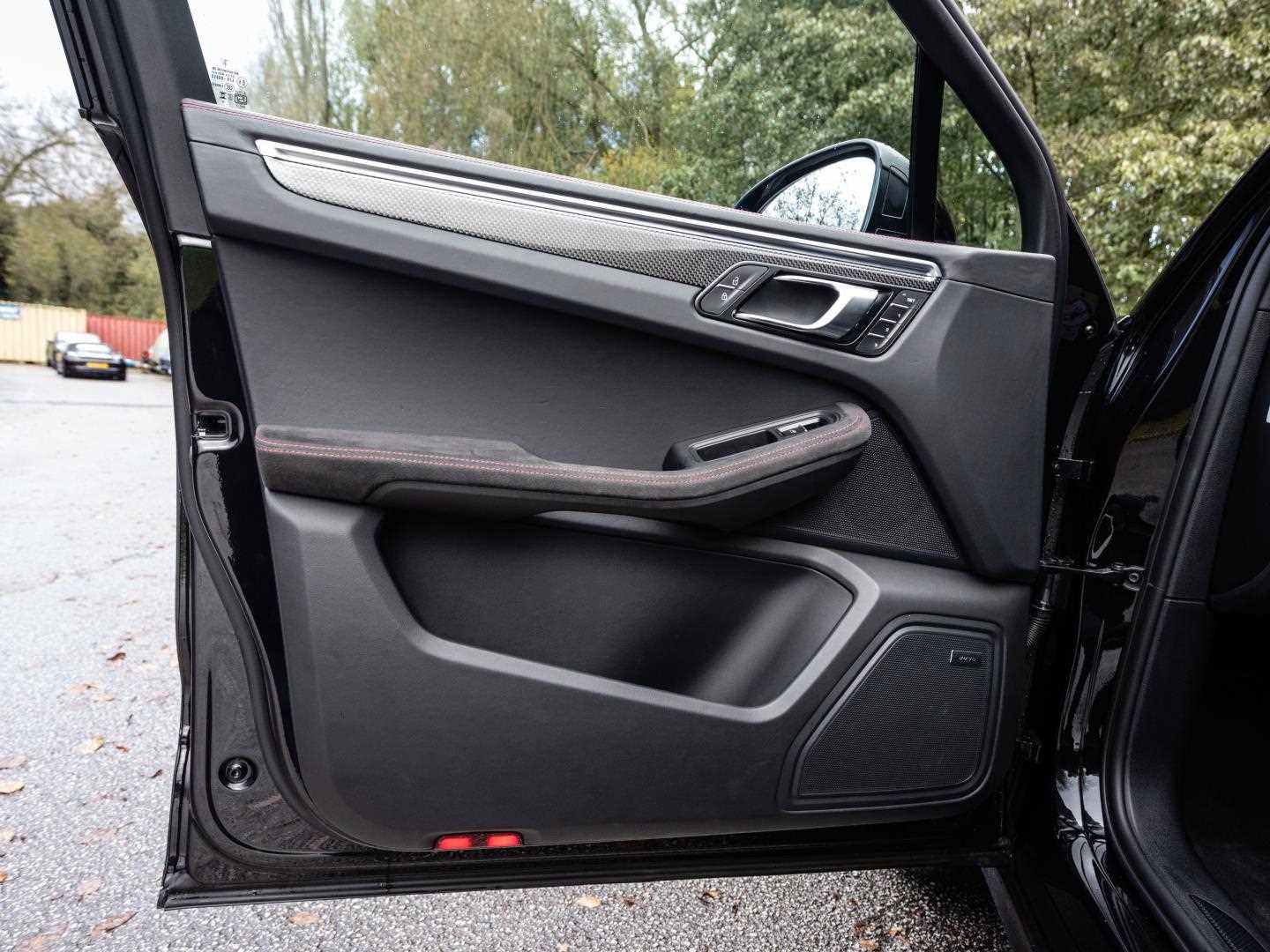 Used Porsche Macan 2023 for sale - 76125868: Photo 32