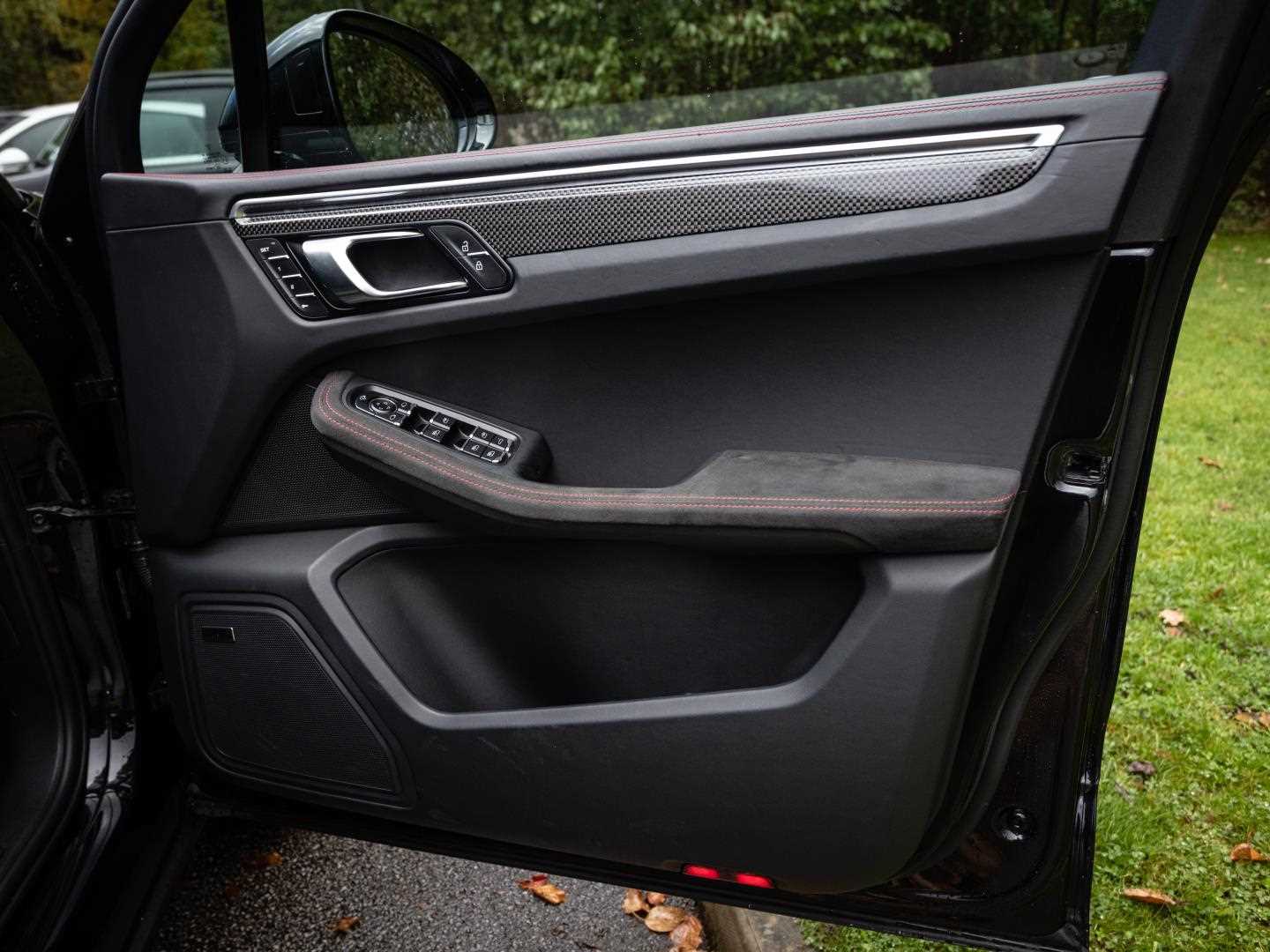 Used Porsche Macan 2023 for sale - 76125868: Photo 33