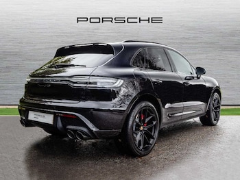 Used Porsche Macan 2023 for sale - 76125868: Photo 3