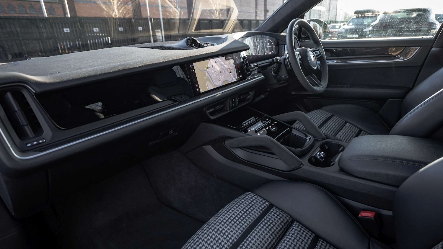 Used Porsche Cayenne 2024 for sale - 77233048: Photo 5