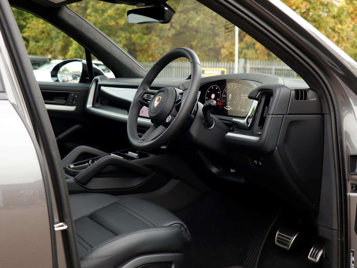 Used Porsche Cayenne 2025 for sale - 76401401: Photo 10