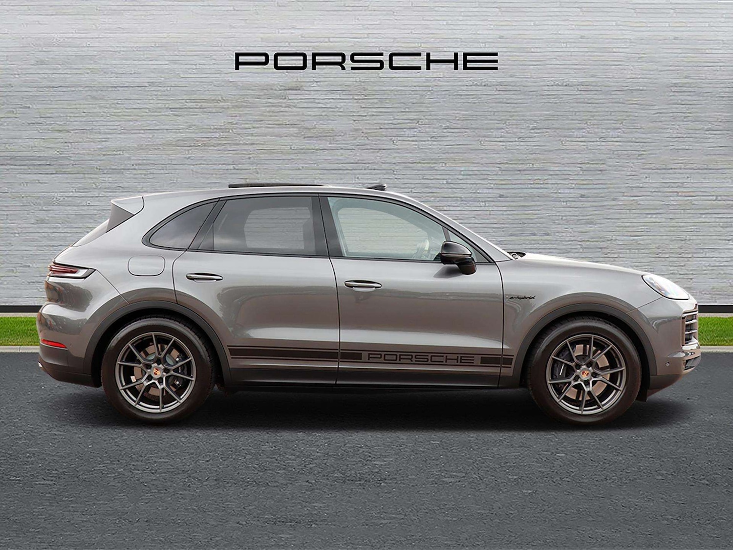 Used Porsche Cayenne 2025 for sale - 76401401: Photo 2