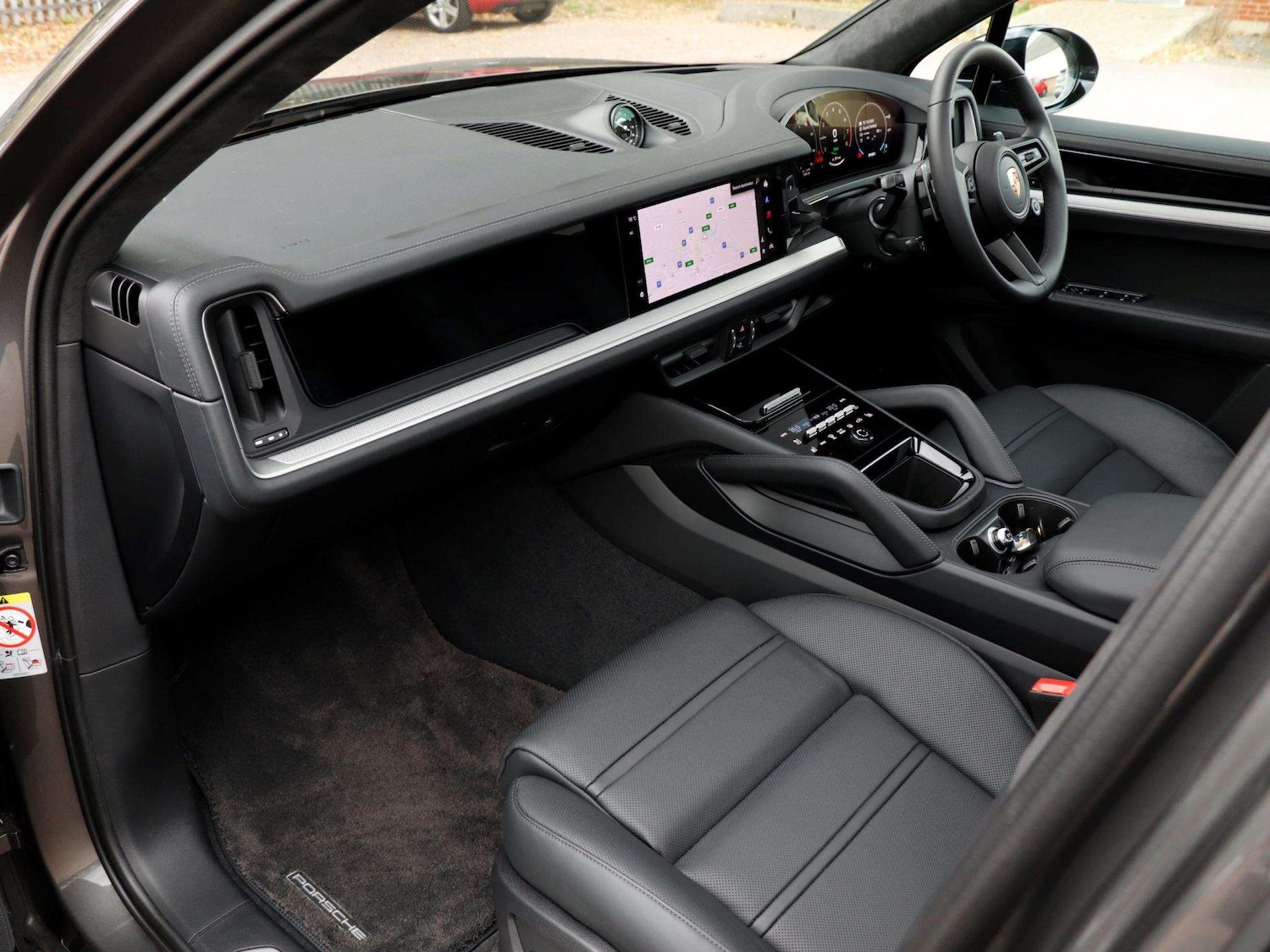 Used Porsche Cayenne 2025 for sale - 76401401: Photo 24