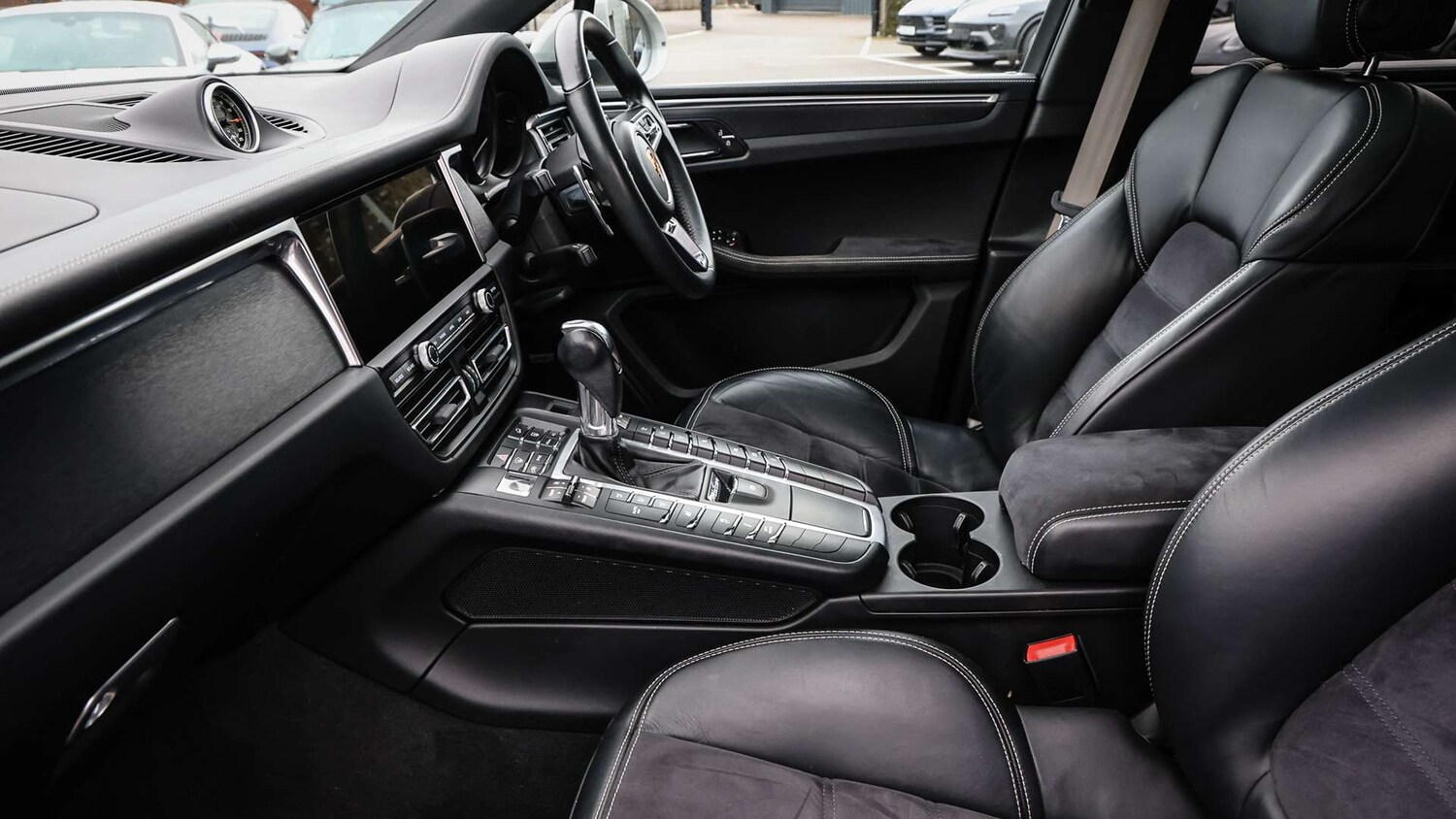 Used Porsche Macan 2020 for sale - 78161373: Photo 11