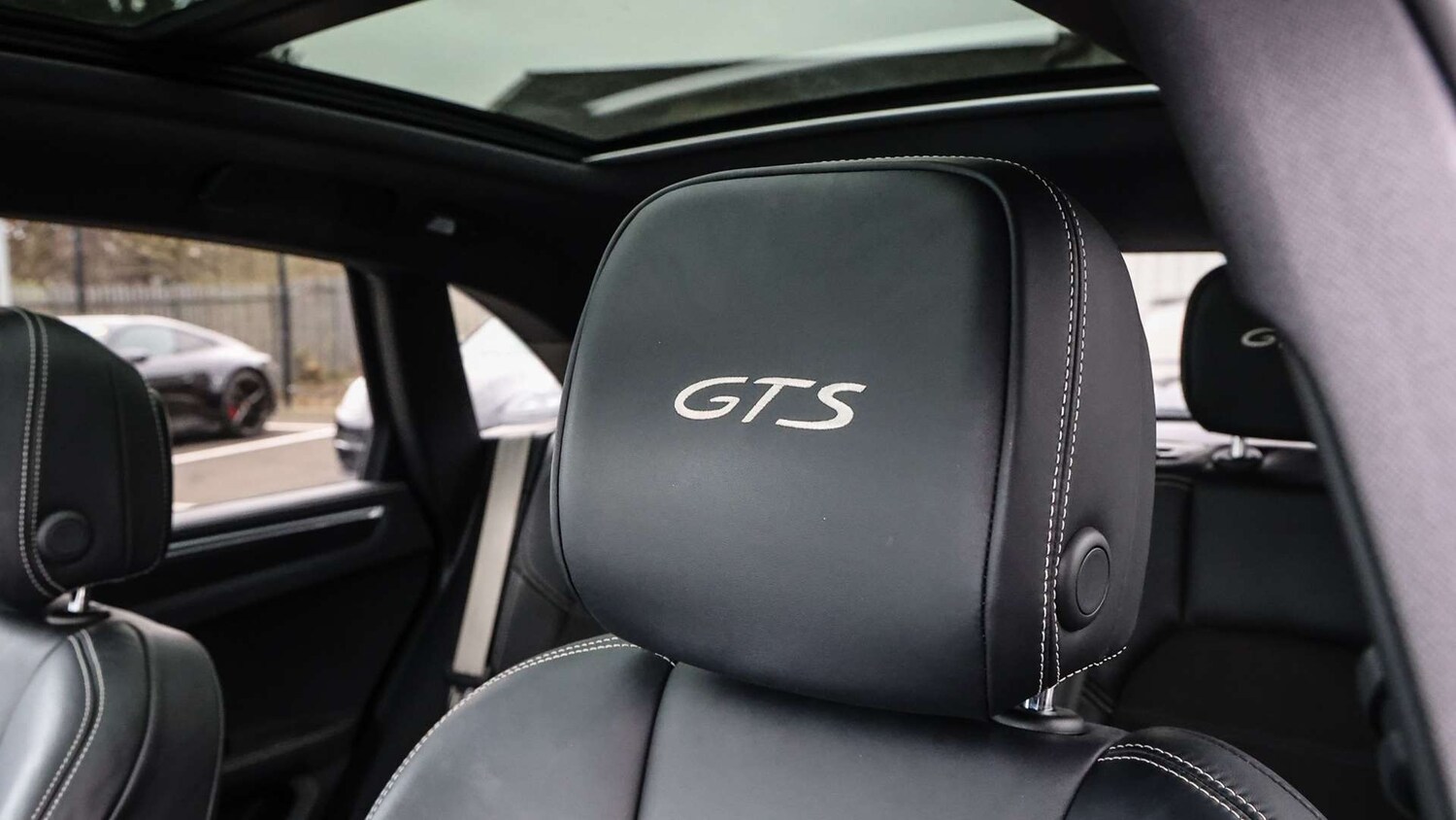 Used Porsche Macan 2020 for sale - 78161373: Photo 16