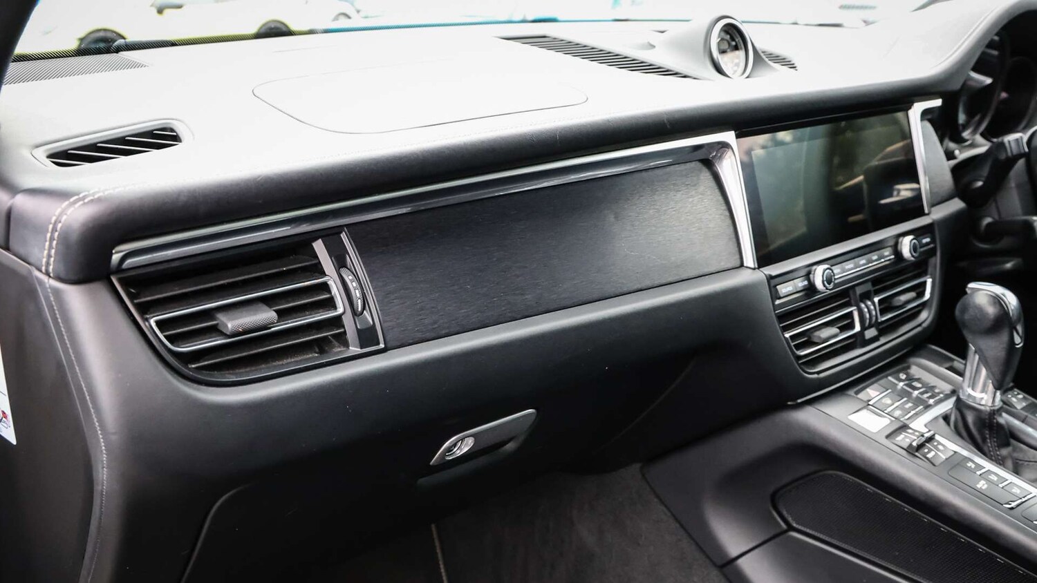 Used Porsche Macan 2020 for sale - 78161373: Photo 23