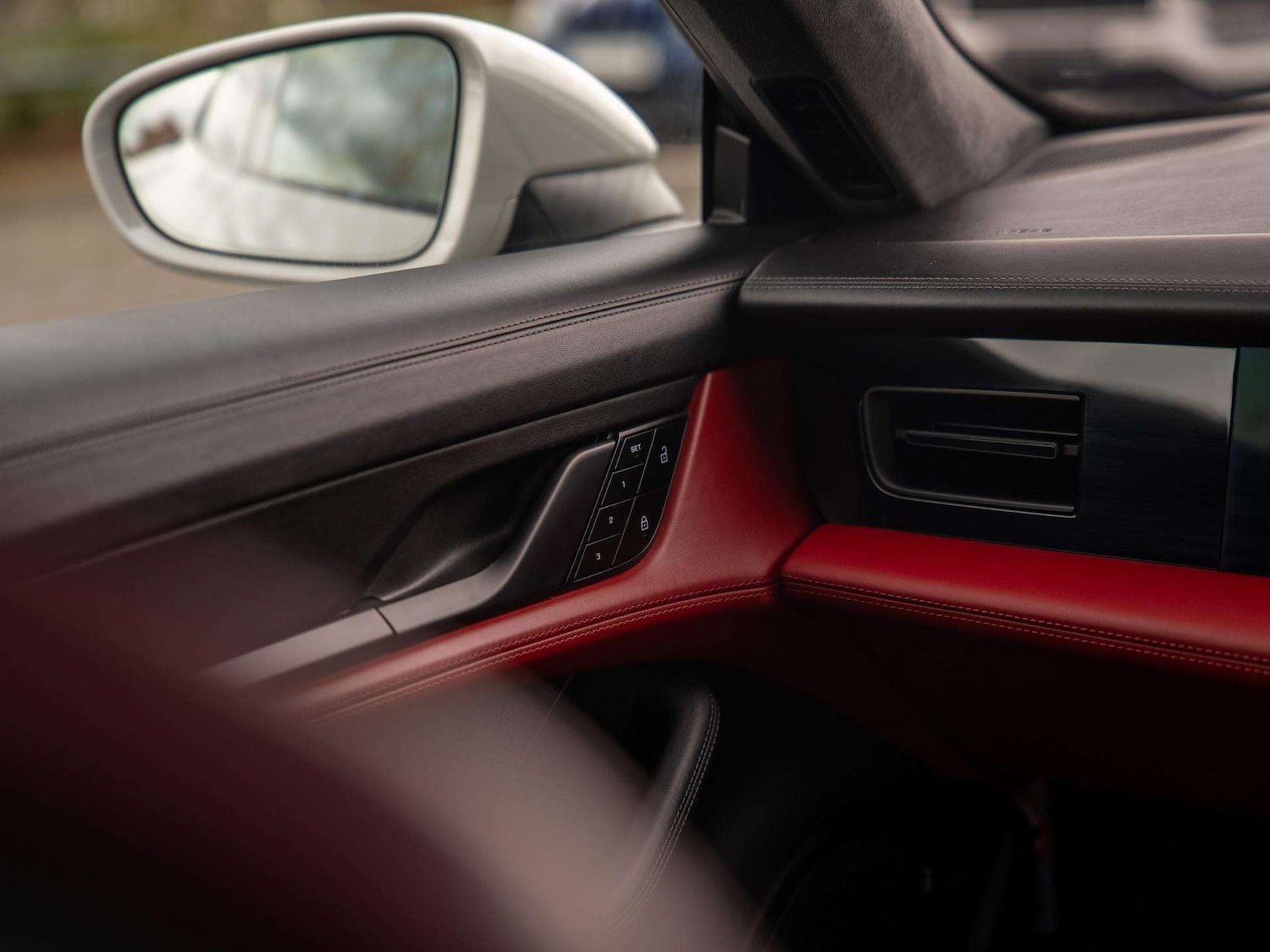 Used Porsche Taycan 2022 for sale - 77913697: Photo 34