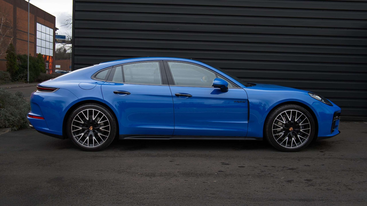 Used Porsche Panamera 2025 for sale - 77553060: Photo 2
