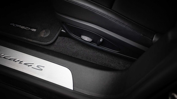 Used Porsche Taycan 2025 for sale - 75216891: Photo 28