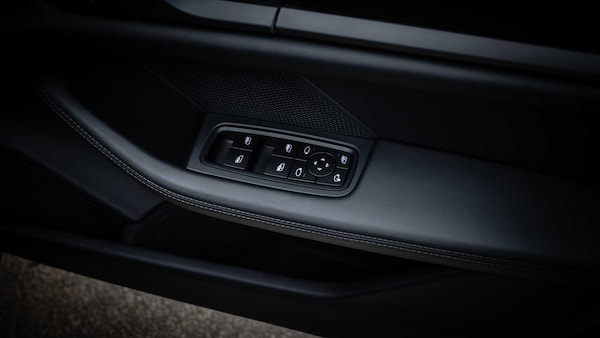 Used Porsche Taycan 2025 for sale - 75216891: Photo 29
