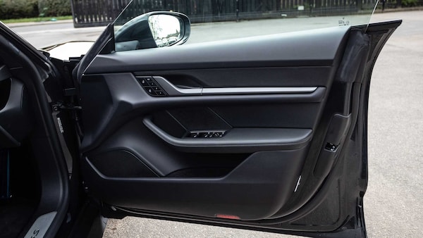 Used Porsche Taycan 2025 for sale - 75216891: Photo 31