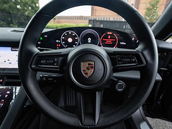 Used Porsche Taycan 2025 for sale - 75217166: Photo 11