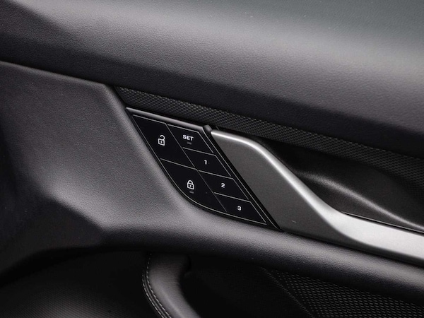 Used Porsche Taycan 2025 for sale - 75217166: Photo 30