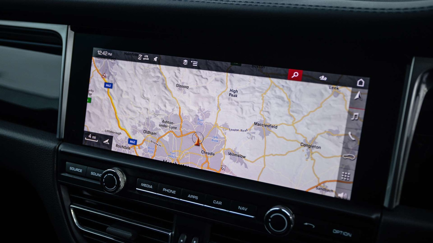 Used Porsche Macan 2021 for sale - 76636691: Photo 24