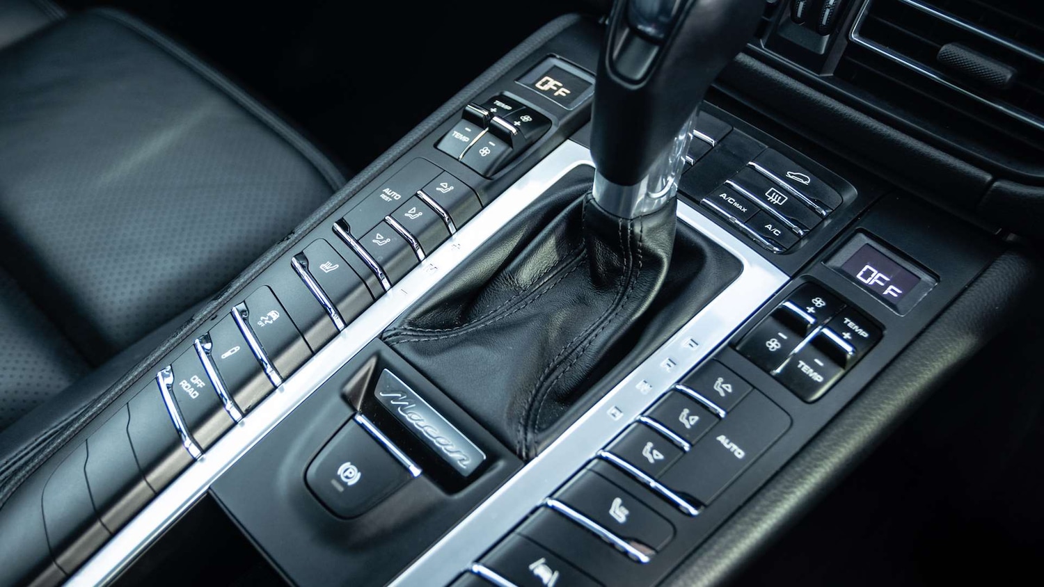 Used Porsche Macan 2021 for sale - 76636691: Photo 25