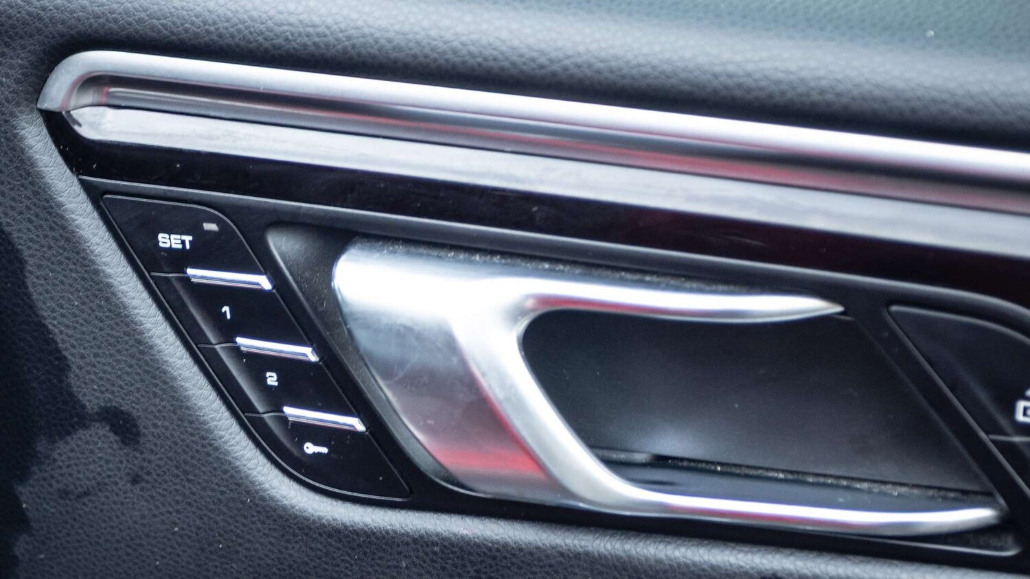 Used Porsche Macan 2021 for sale - 76636691: Photo 30