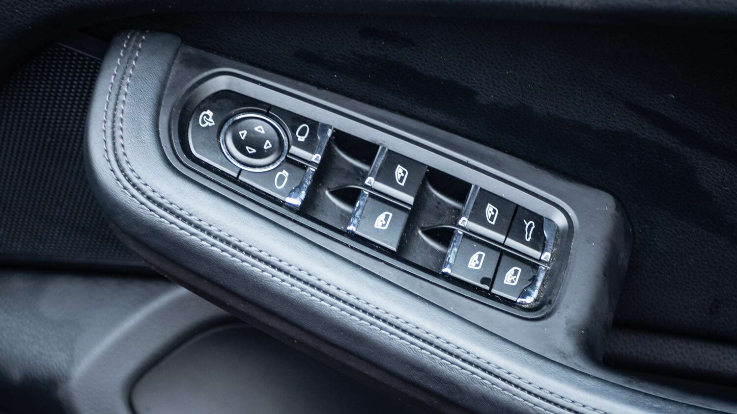 Used Porsche Macan 2021 for sale - 76636691: Photo 31