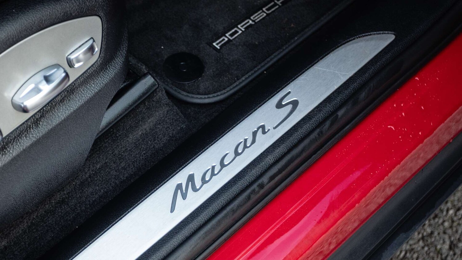 Used Porsche Macan 2021 for sale - 76636691: Photo 33