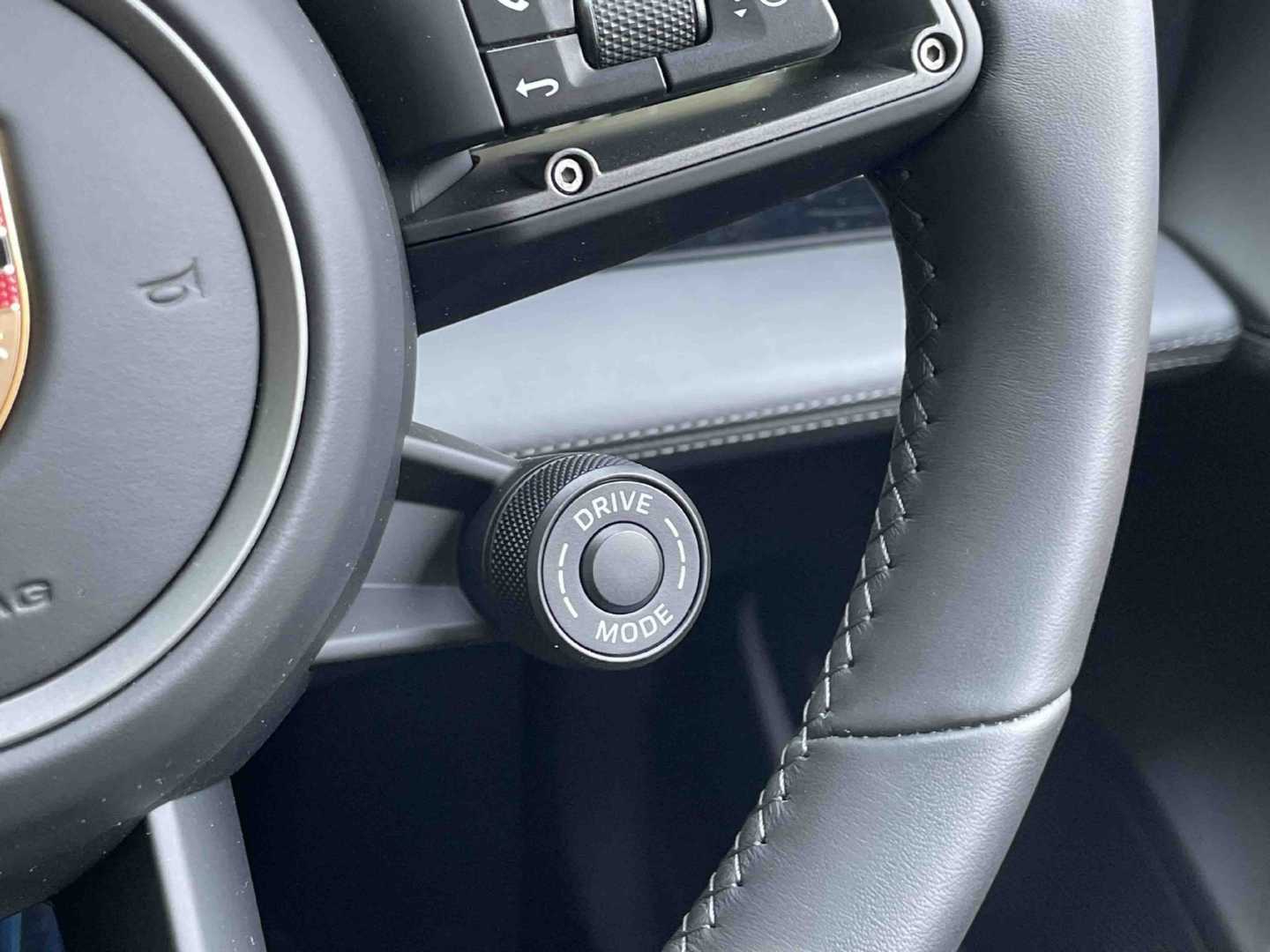 Used Porsche Taycan 2024 for sale - 76668929: Photo 15