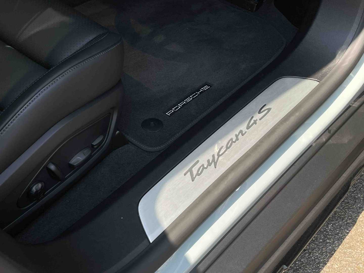 Used Porsche Taycan 2024 for sale - 76668929: Photo 17