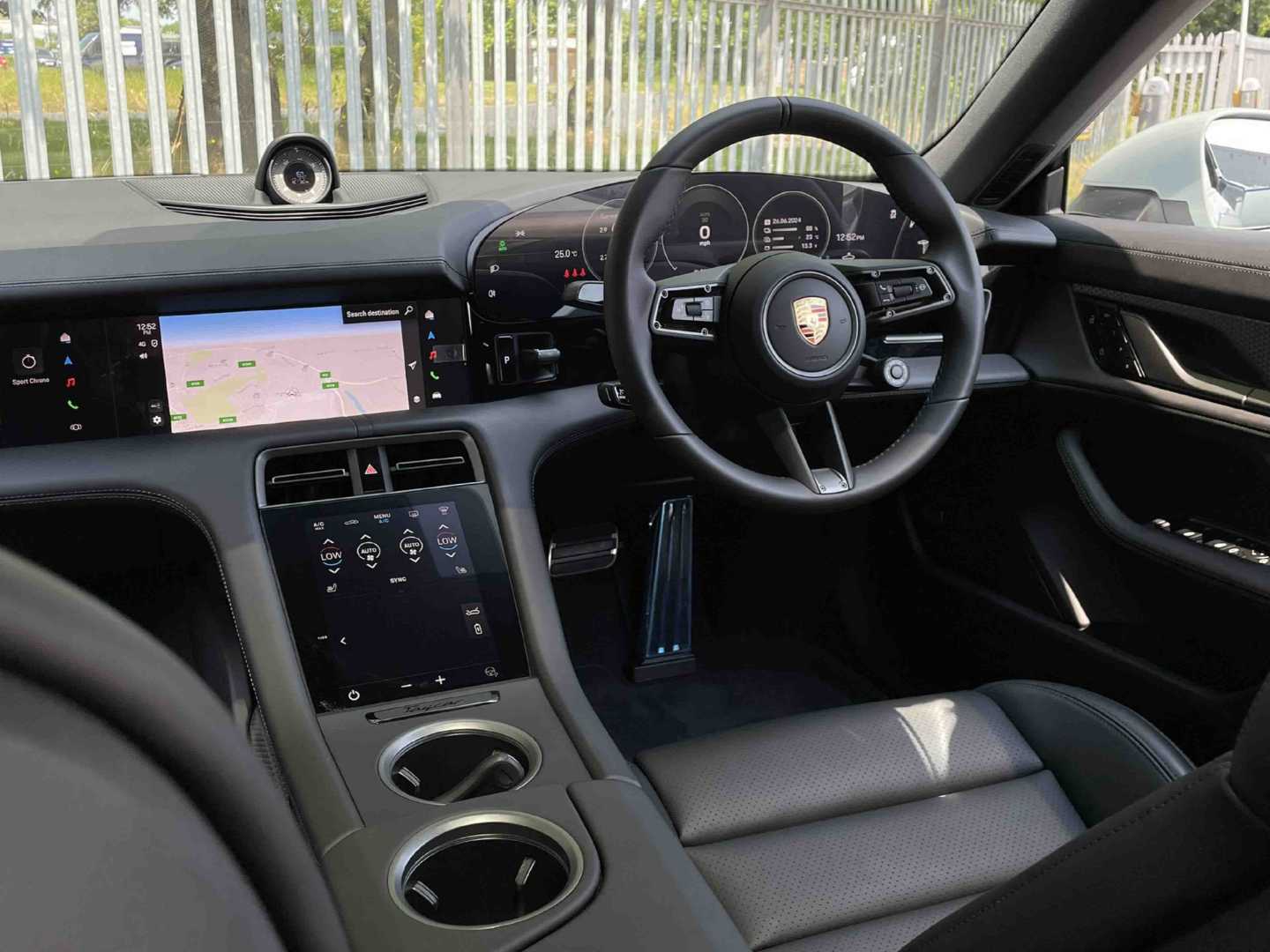 Used Porsche Taycan 2024 for sale - 76668929: Photo 4